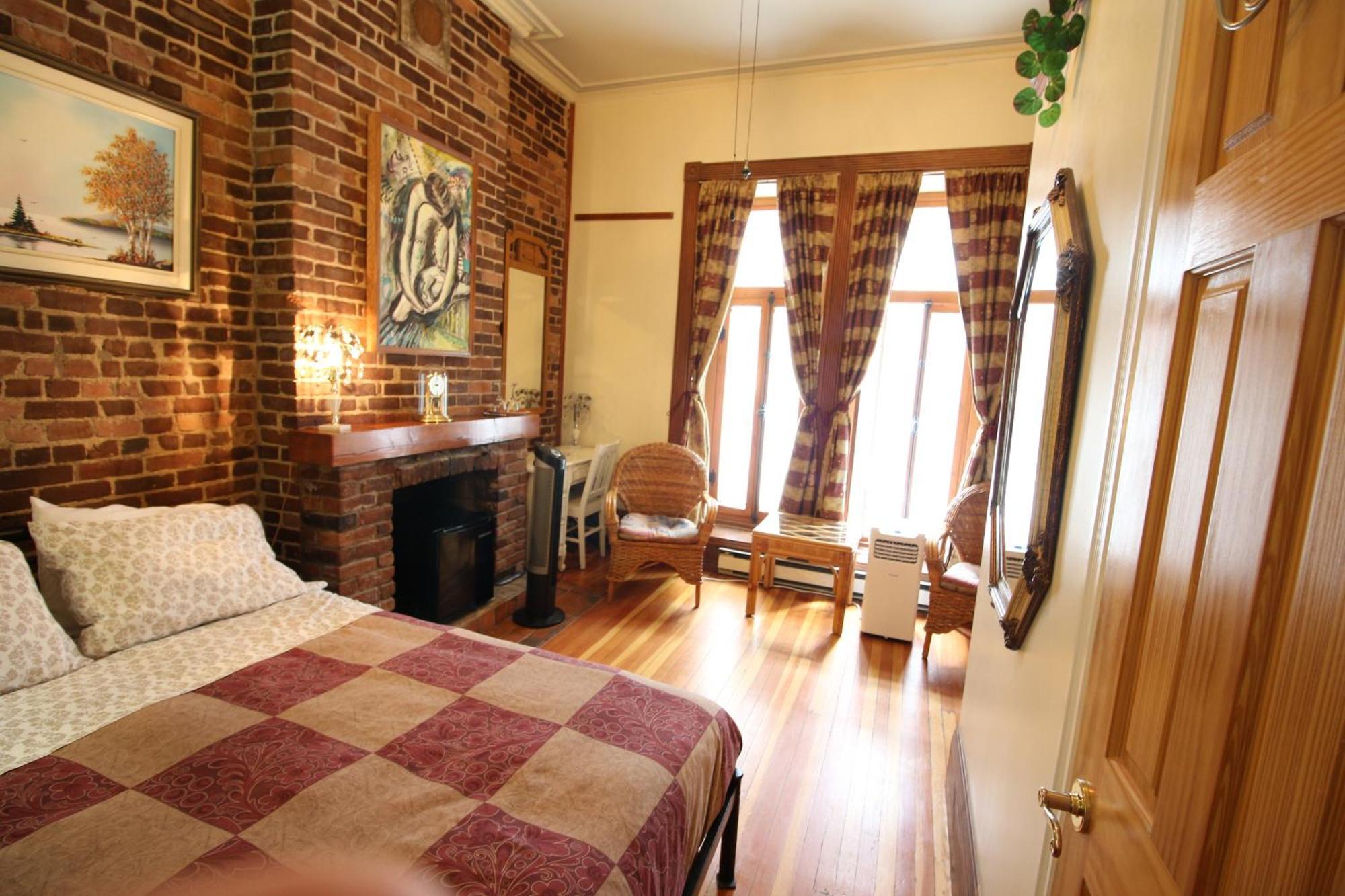 B&B De La Fontaine Квебек Экстерьер фото