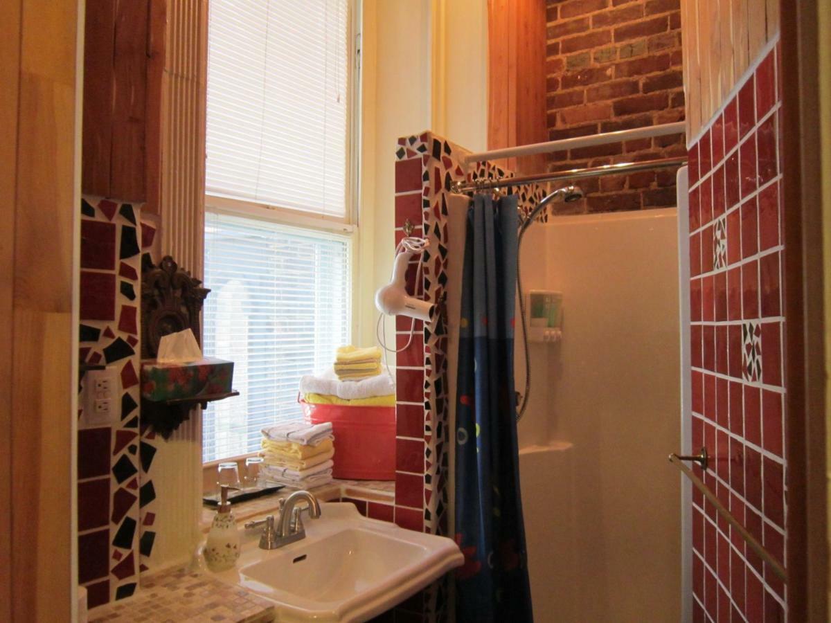 B&B De La Fontaine Квебек Экстерьер фото
